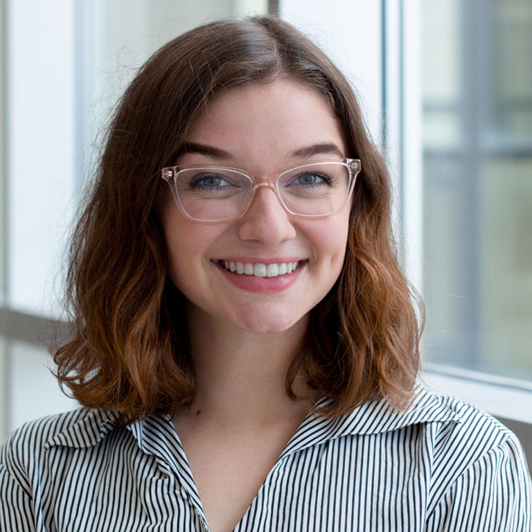 Decorative: a headshot of Lauren